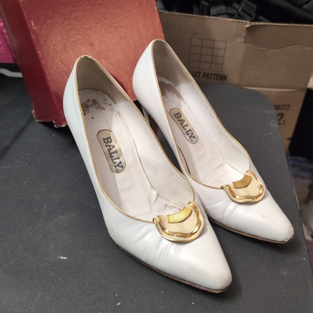 Bally Leather Pumps, Size 5.5 C, White/Gold Made In Italy
